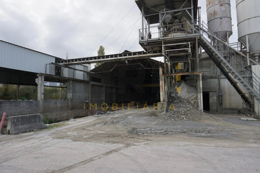 Armazém para Venda em Sé Nova, Santa Cruz, Almedina e São Bartolomeu Foto 8