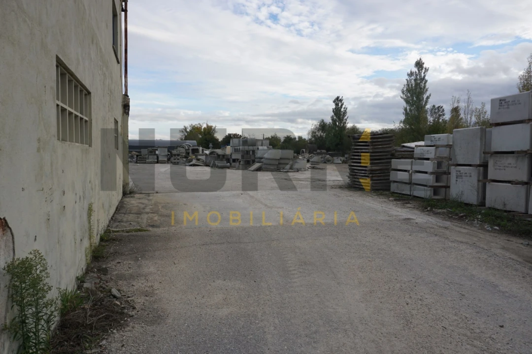 Armazém para Venda em Sé Nova, Santa Cruz, Almedina e São Bartolomeu Foto 9