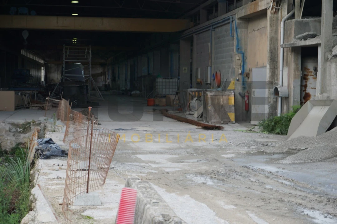 Armazém para Venda em Sé Nova, Santa Cruz, Almedina e São Bartolomeu Foto 20