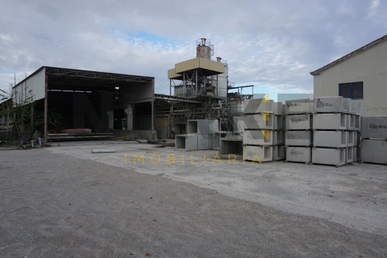 Armazém para Venda em Sé Nova, Santa Cruz, Almedina e São Bartolomeu Foto 14