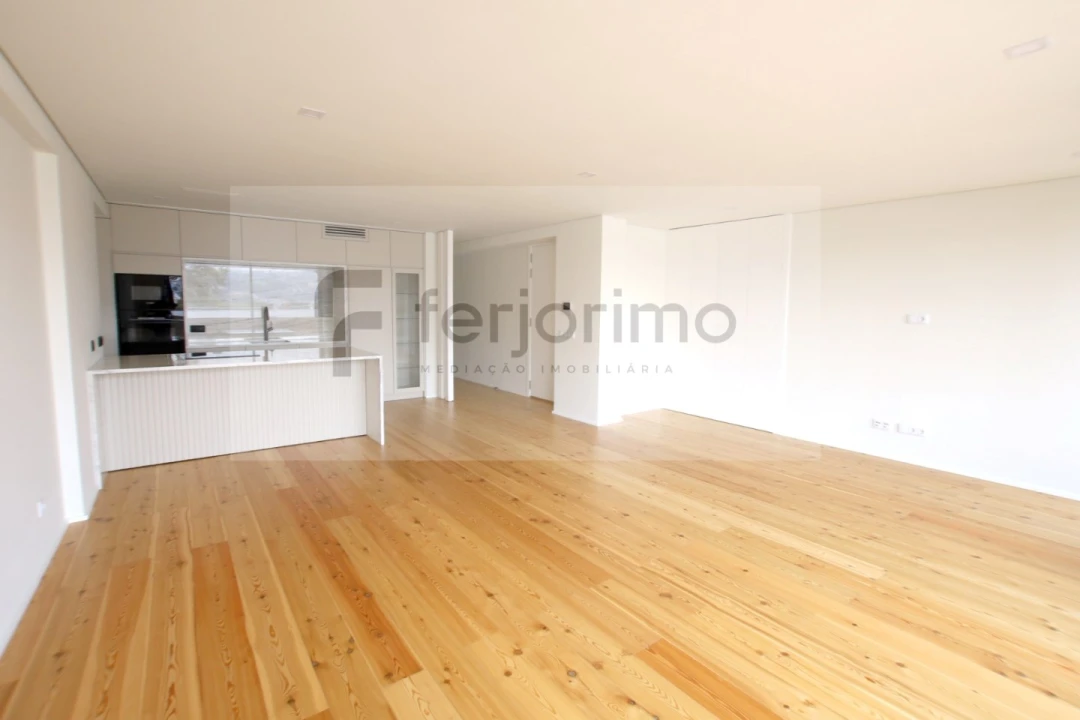 Apartamento T2 para Venda em Creixomil Foto 13