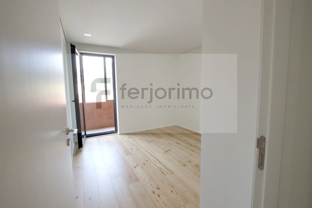 Apartamento T2 para Venda em Creixomil Foto 23