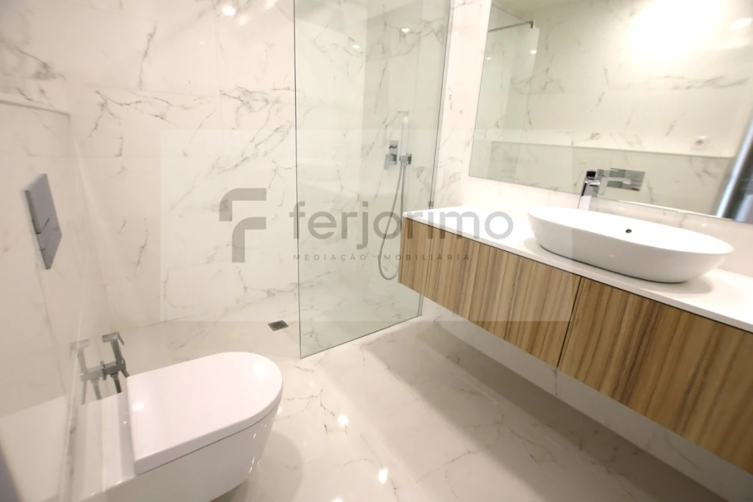 Apartamento T2 para Venda em Creixomil Foto 26