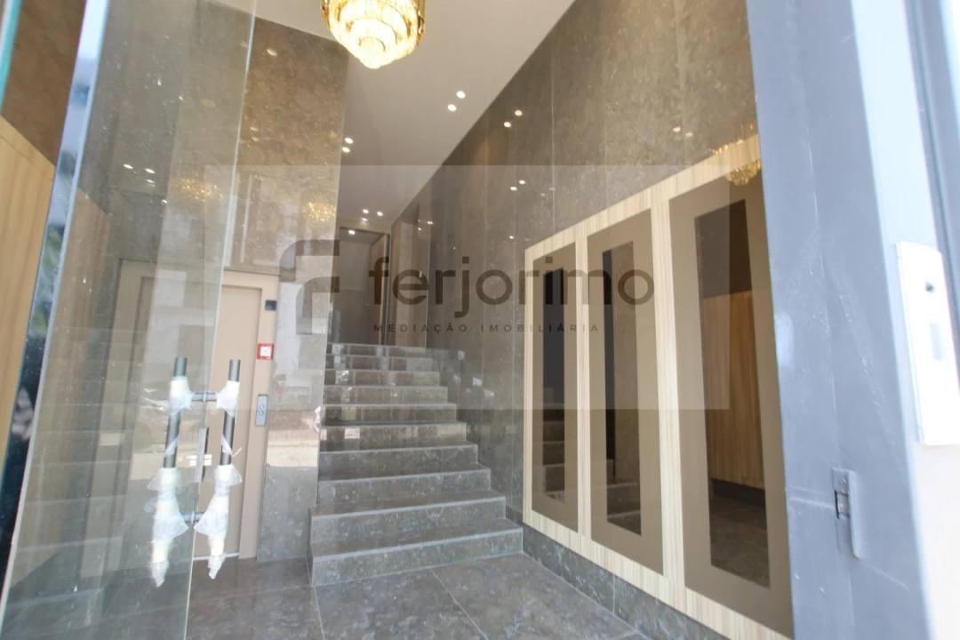 Apartamento T2 para Venda em Creixomil Foto 37