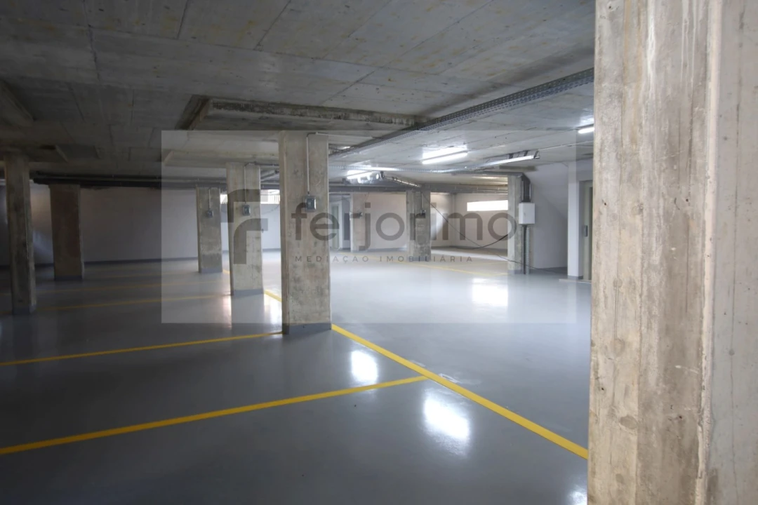 Apartamento T2 para Venda em Creixomil Foto 42