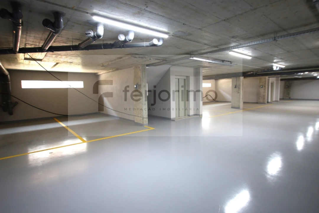 Apartamento T2 para Venda em Creixomil Foto 44