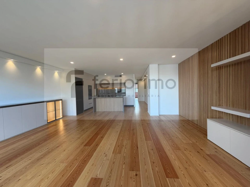Apartamento T2 para Venda em Creixomil Foto 4