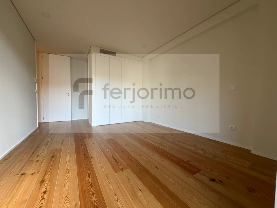 Apartamento T2 para Venda em Creixomil Foto 12