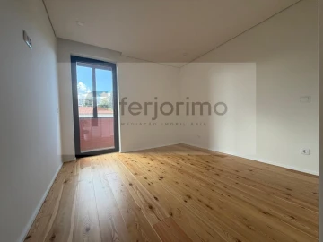Apartamento T2 para Venda em Creixomil