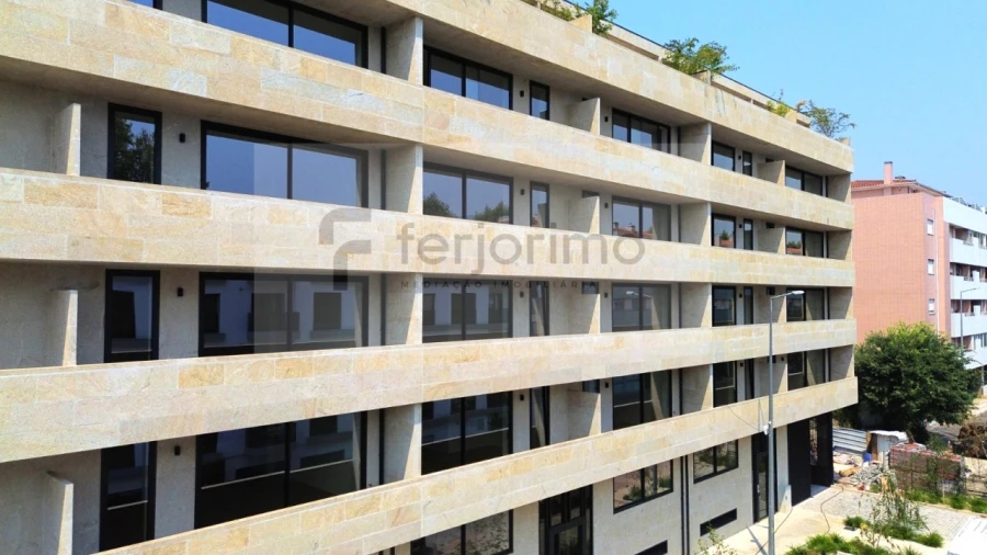 Apartamento T2 para Venda em Creixomil Foto 5