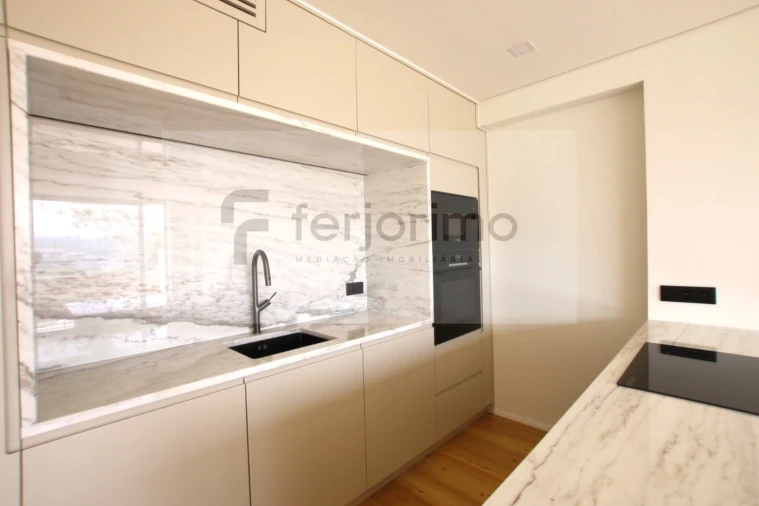 Apartamento T2 para Venda em Creixomil Foto 9