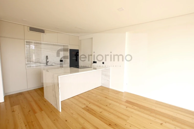 Apartamento T2 para Venda em Creixomil Foto 10