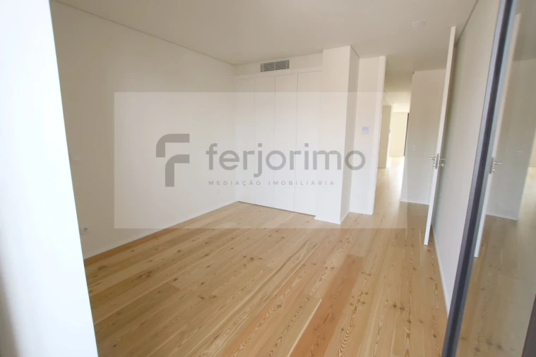 Apartamento T2 para Venda em Creixomil Foto 28