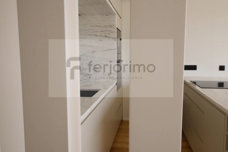 Apartamento T2 para Venda em Creixomil Foto 34