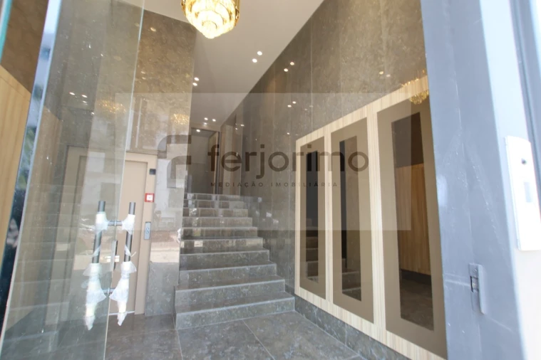 Apartamento T2 para Venda em Creixomil Foto 37