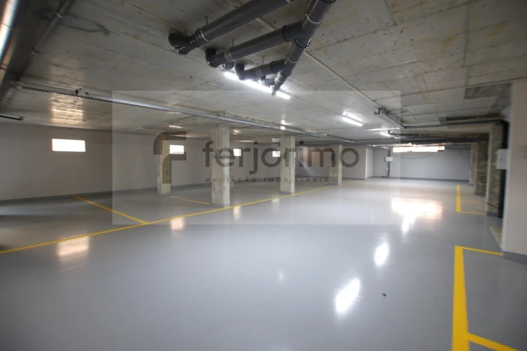 Apartamento T2 para Venda em Creixomil Foto 45