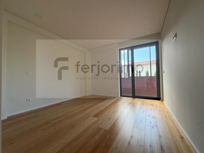 Apartamento T2 para Venda em Creixomil Foto 11