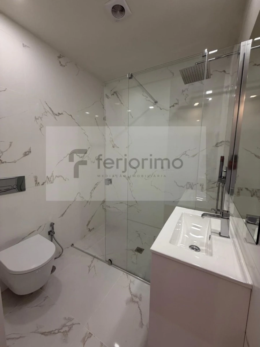 Apartamento T2 para Venda em Creixomil Foto 17