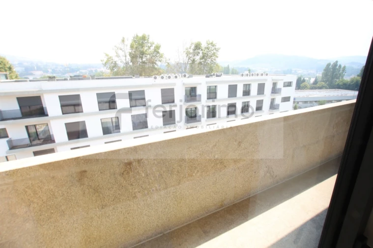 Apartamento T2 para Venda em Creixomil Foto 29