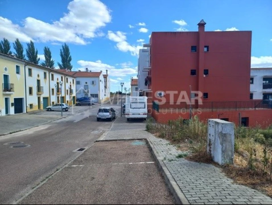 Terreno para Venda em Sé e São Lourenço Foto 1