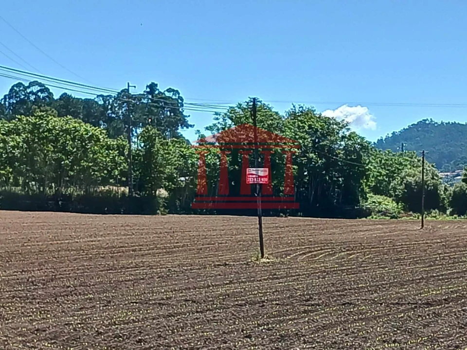 Terreno para Venda em Areias de Vilar e Encourados Foto 1