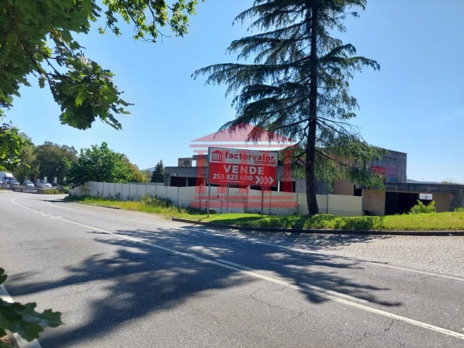 Prédio para Venda em Barcelos, V.Boa, V.Frescainha Foto 2