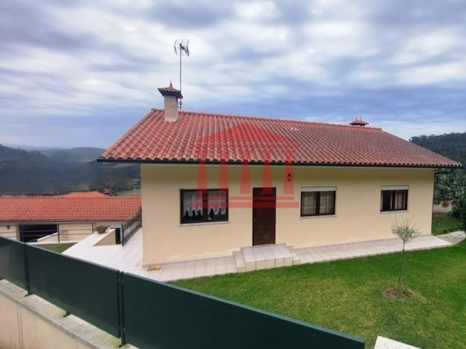 Moradia T3 para Venda em Durrães e Tregosa Foto 3