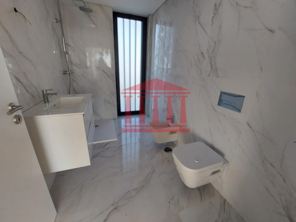 Moradia T4 para Venda em Alvelos Foto 11