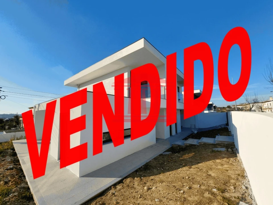 Moradia T4 para Venda em Alvelos Foto 1