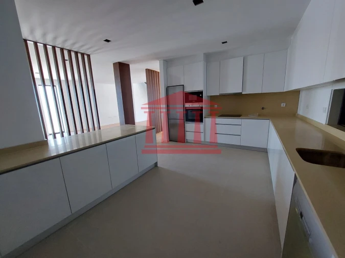 Moradia T4 para Venda em Alvelos Foto 5