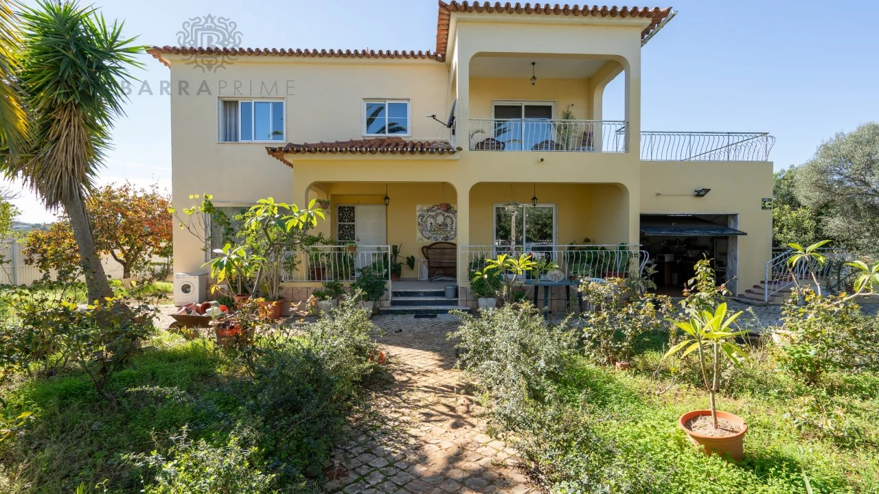 Moradia T4 para Venda em Santa Barbara de Nexe Foto 29