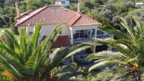 Moradia T4 para Venda em Santa Barbara de Nexe
