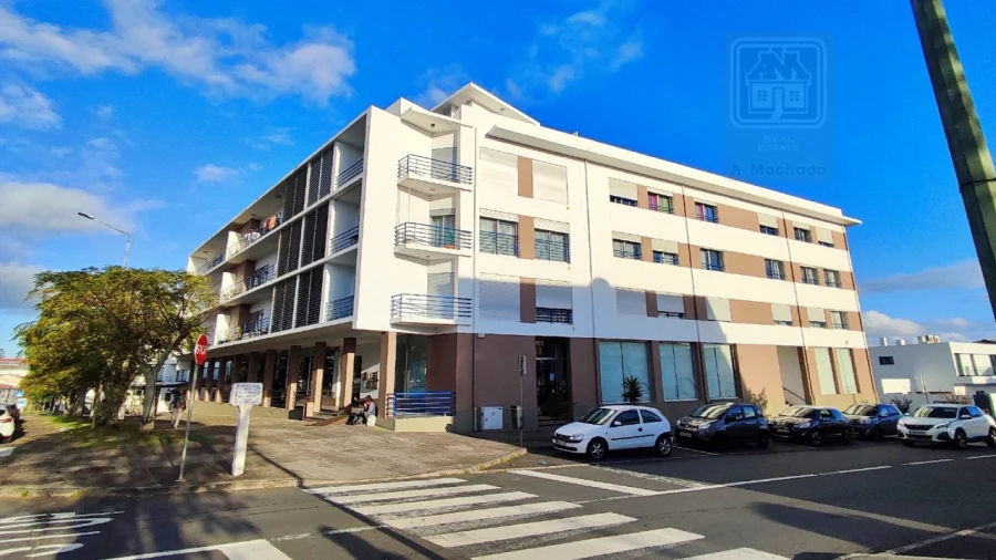 Armazém para Venda em Ponta Delgada (São José) Foto 2