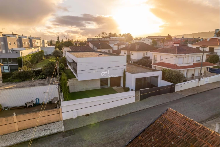 Moradia T7 para Venda em Meixomil Foto 38