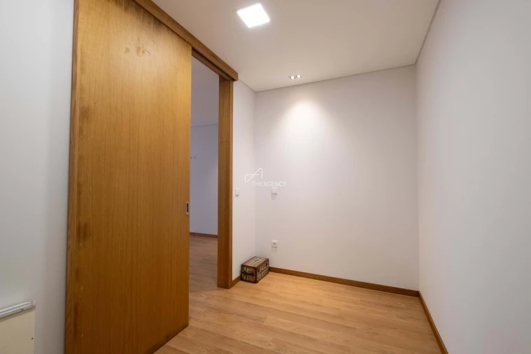 Moradia T7 para Venda em Meixomil Foto 34