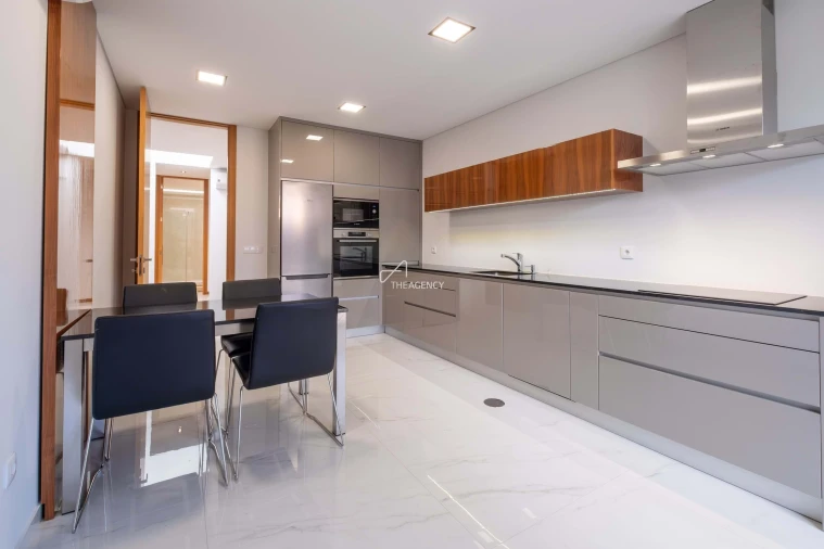 Moradia T7 para Venda em Meixomil Foto 11