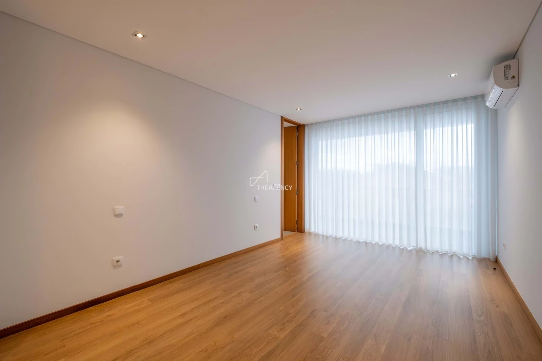 Moradia T7 para Venda em Meixomil Foto 32