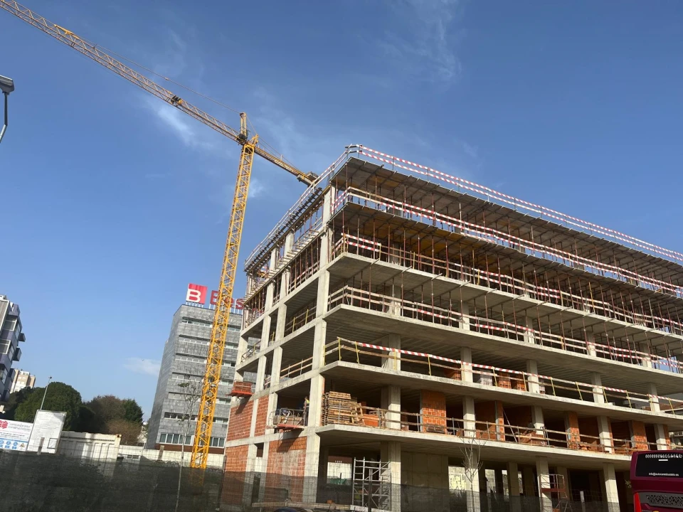 Apartamento T4 para Venda em Lordelo do Ouro e Massarelos Foto 6