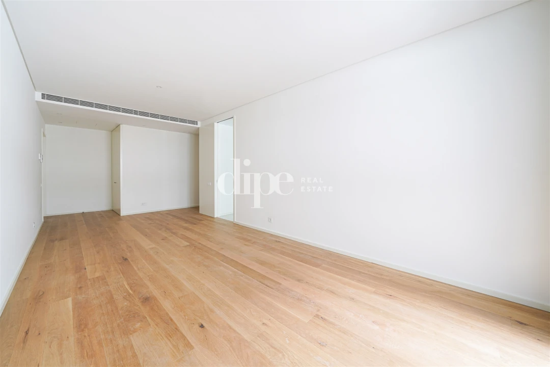 Apartamento T1 para Arrendamento em Oliveira, São Paio e São Sebastião Foto 6