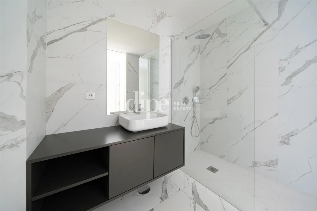 Apartamento T1 para Arrendamento em Oliveira, São Paio e São Sebastião Foto 12