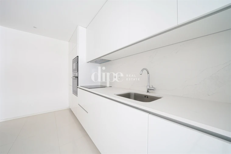 Apartamento T1 para Arrendamento em Oliveira, São Paio e São Sebastião Foto 8