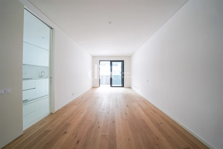 Apartamento T1 para Arrendamento em Oliveira, São Paio e São Sebastião Foto 4