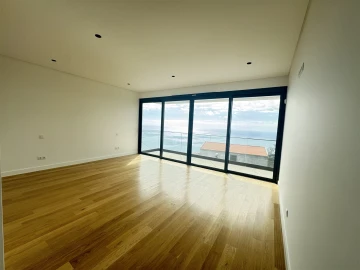 Moradia T3 para Venda em Santa Cruz