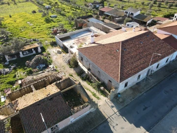Moradia T9 para Venda em Entradas