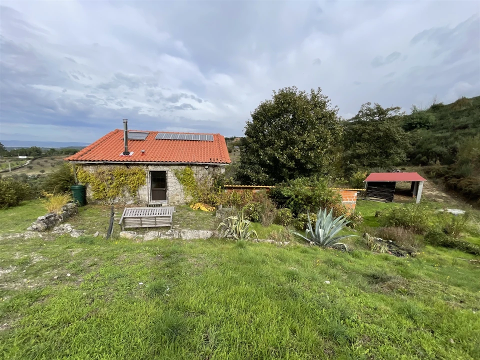 Quinta T2 para Venda em Aldeias e Mangualde da Serra Foto 1