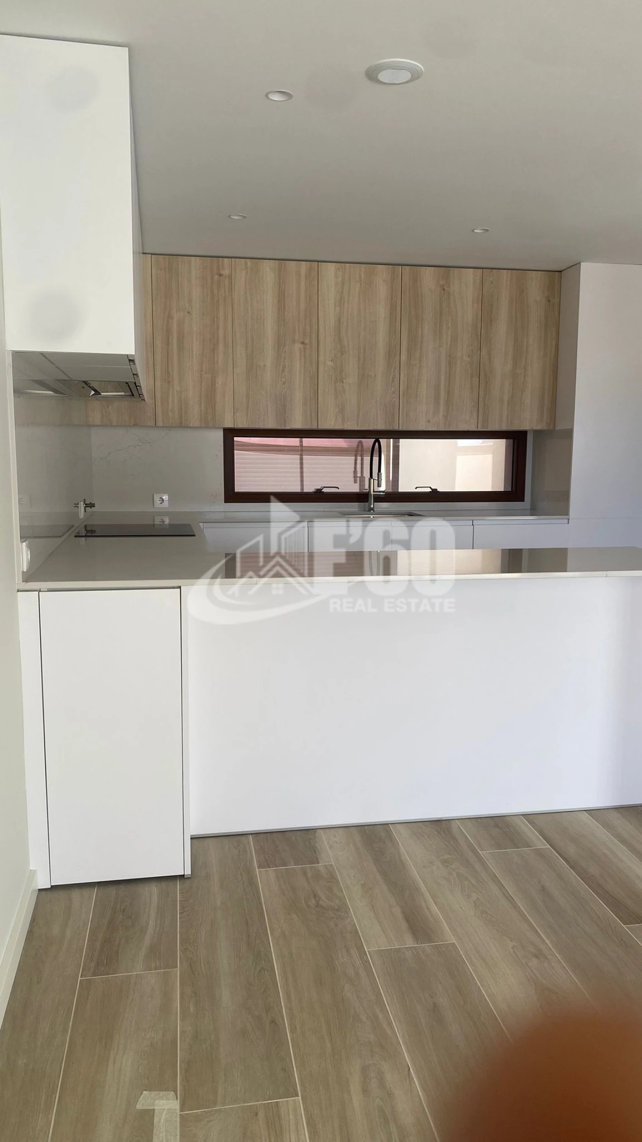 Moradia T4 para Venda em São Felix da Marinha Foto 11