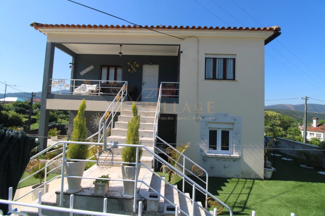 Moradia T4 para Venda em Covas Foto 4