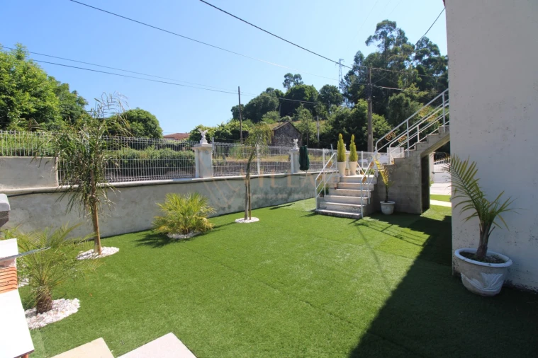 Moradia T4 para Venda em Covas Foto 6