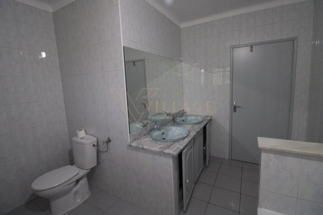 Moradia T5 para Venda em Campos e Vila Meã Foto 24