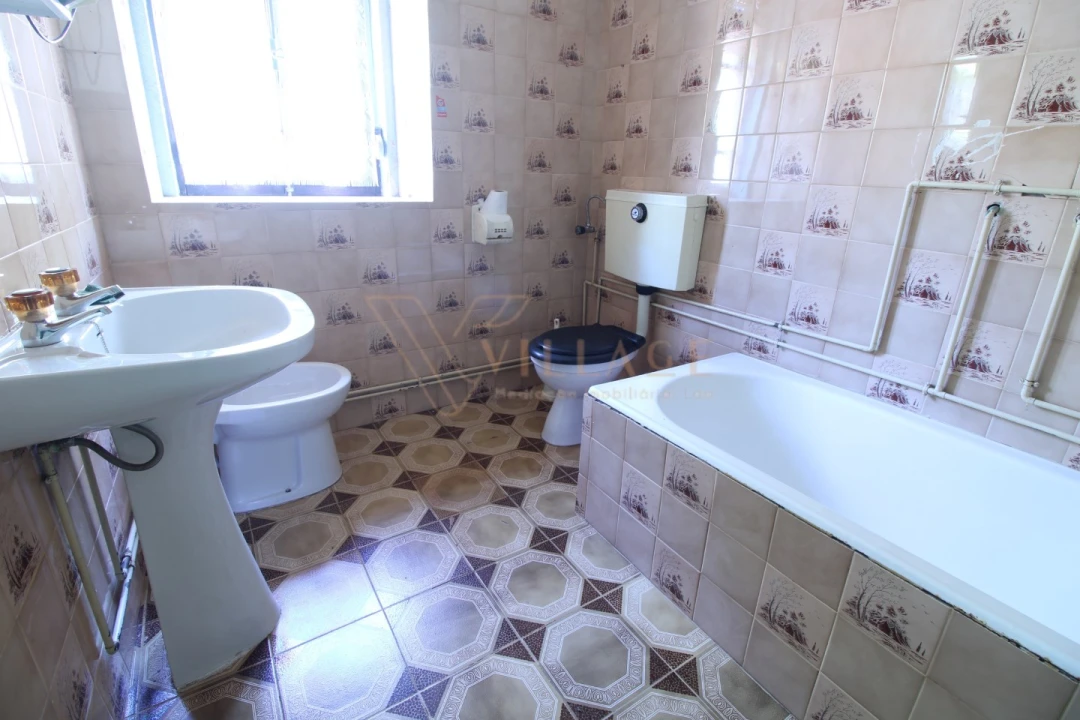 Moradia T4 para Venda em Covas Foto 33